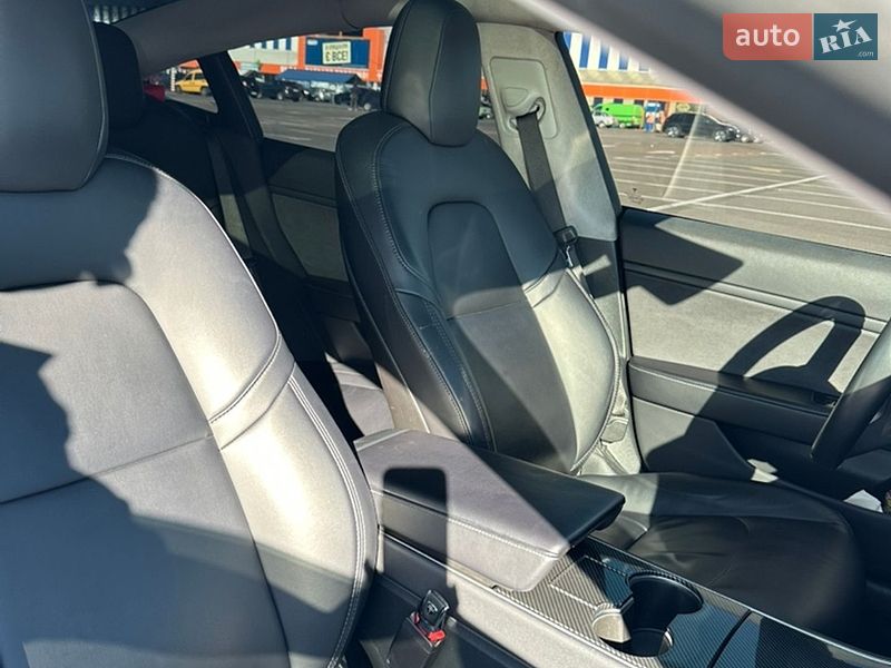 Седан Tesla Model 3 2017 в Одесі