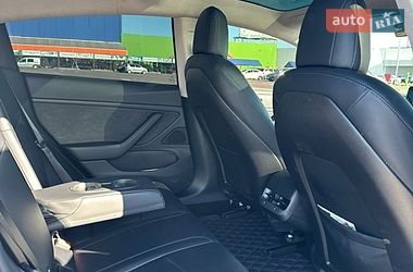 Седан Tesla Model 3 2017 в Одесі
