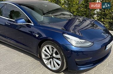 Седан Tesla Model 3 2018 в Києві