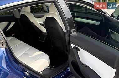 Седан Tesla Model 3 2018 в Києві