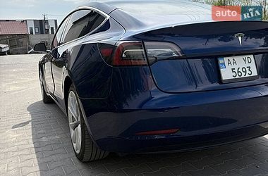 Седан Tesla Model 3 2018 в Києві