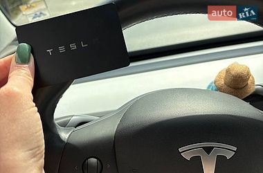 Седан Tesla Model 3 2018 в Києві