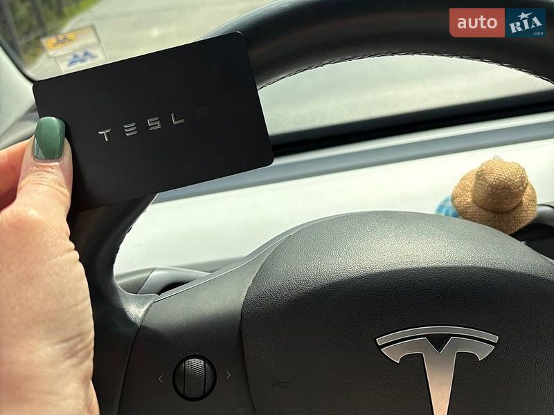 Седан Tesla Model 3 2018 в Києві