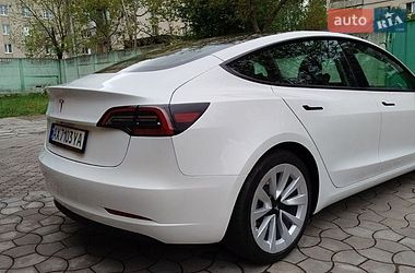 Седан Tesla Model 3 2023 в Луцке