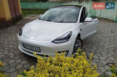 Седан Tesla Model 3 2023 в Луцке