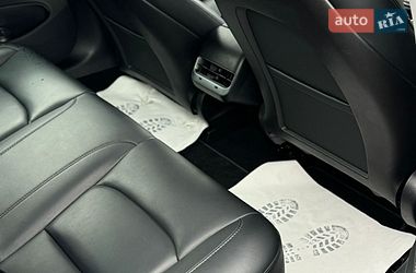Седан Tesla Model 3 2019 в Дубні