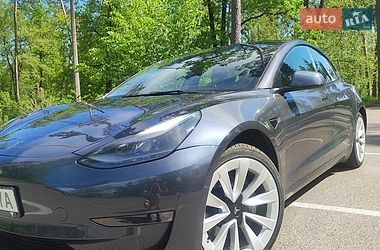 Седан Tesla Model 3 2022 в Черкасах