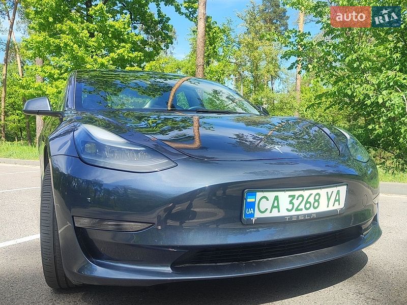 Седан Tesla Model 3 2022 в Черкасах