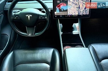 Седан Tesla Model 3 2018 в Чернігові