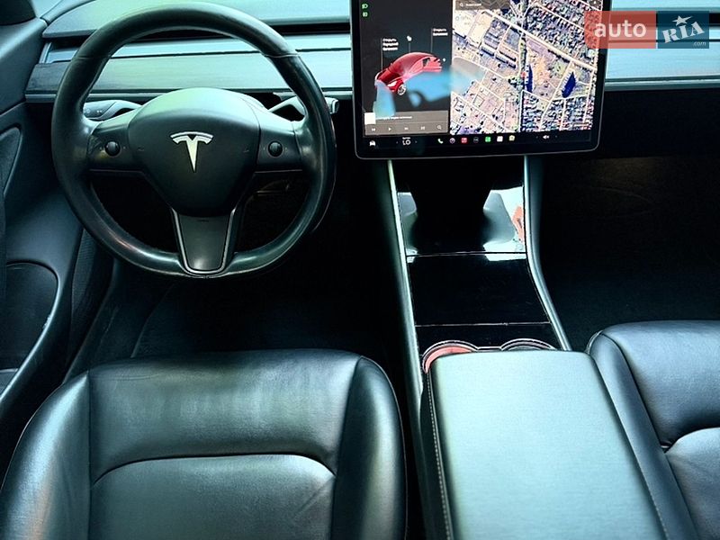 Седан Tesla Model 3 2018 в Чернігові