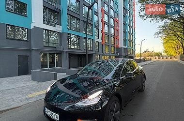 Седан Tesla Model 3 2019 в Чернігові