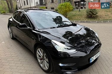 Седан Tesla Model 3 2019 в Киеве