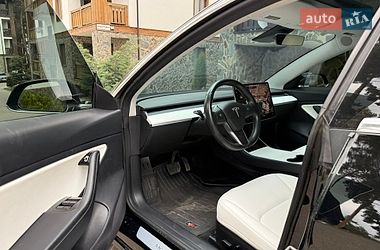 Седан Tesla Model 3 2019 в Киеве