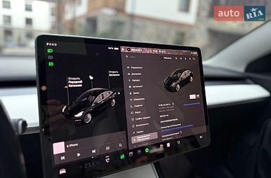 Седан Tesla Model 3 2019 в Киеве