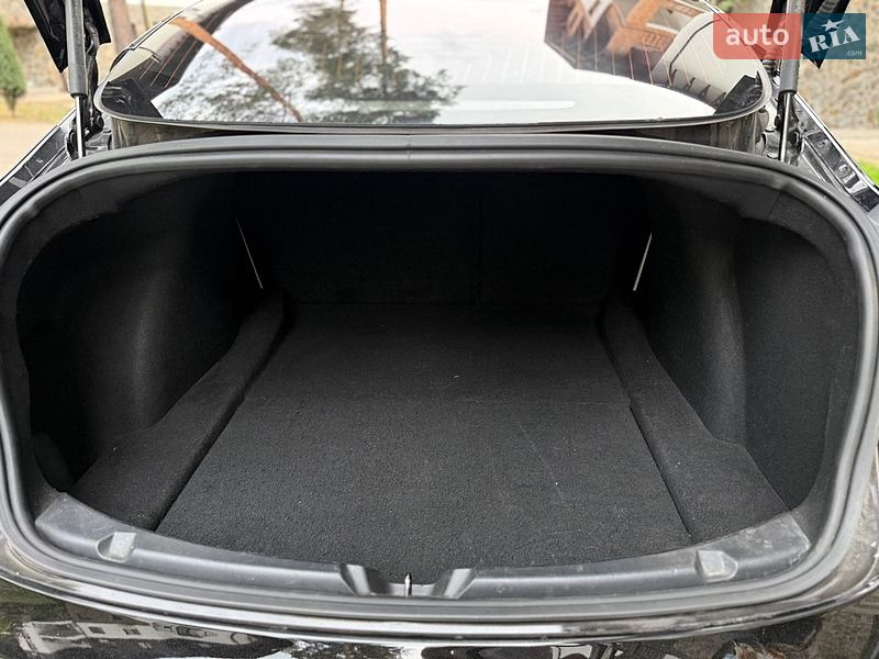 Седан Tesla Model 3 2019 в Киеве