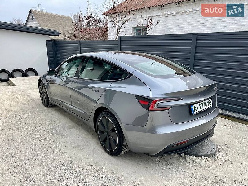Седан Tesla Model 3 2024 в Белой Церкви