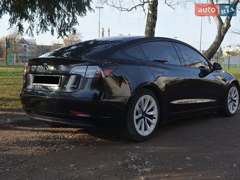 Седан Tesla Model 3 2021 в Трускавце