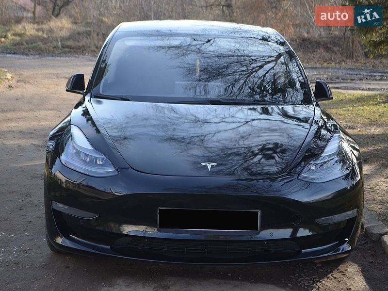 Седан Tesla Model 3 2021 в Трускавце