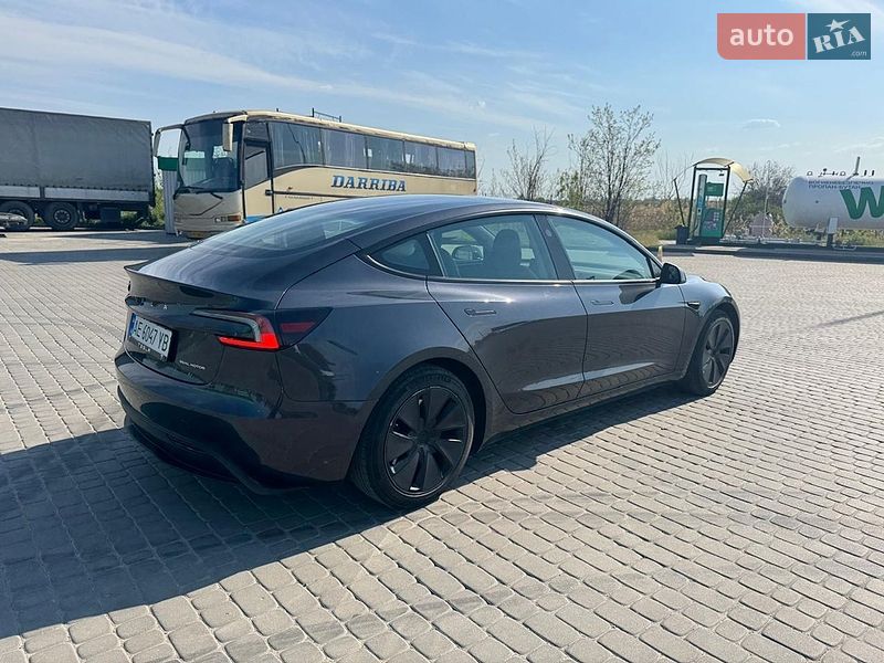 Седан Tesla Model 3 2024 в Новомосковске