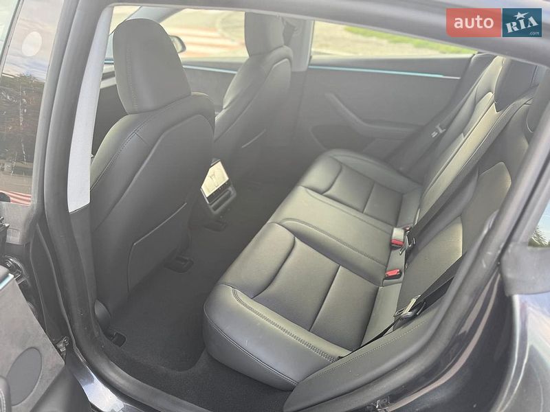 Седан Tesla Model 3 2024 в Новомосковске