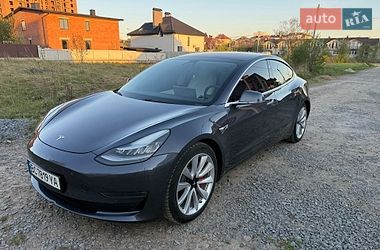 Седан Tesla Model 3 2018 в Дрогобыче
