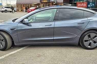 Седан Tesla Model 3 2022 в Киеве