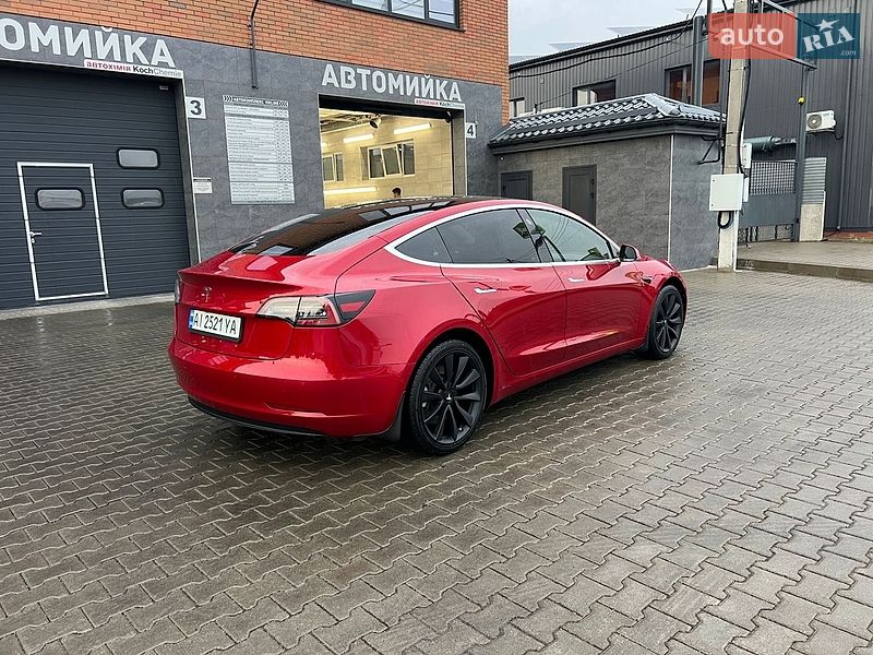Седан Tesla Model 3 2018 в Гребенках