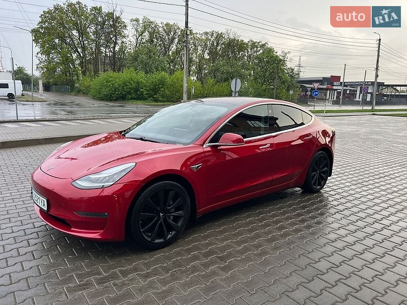 Седан Tesla Model 3 2018 в Гребенках