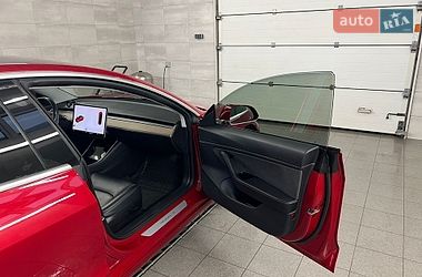 Седан Tesla Model 3 2018 в Гребенках