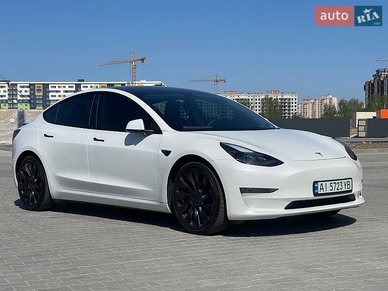 Седан Tesla Model 3 2022 в Києві