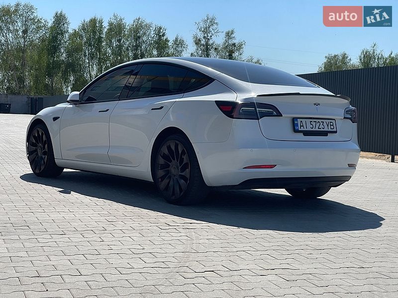 Седан Tesla Model 3 2022 в Києві