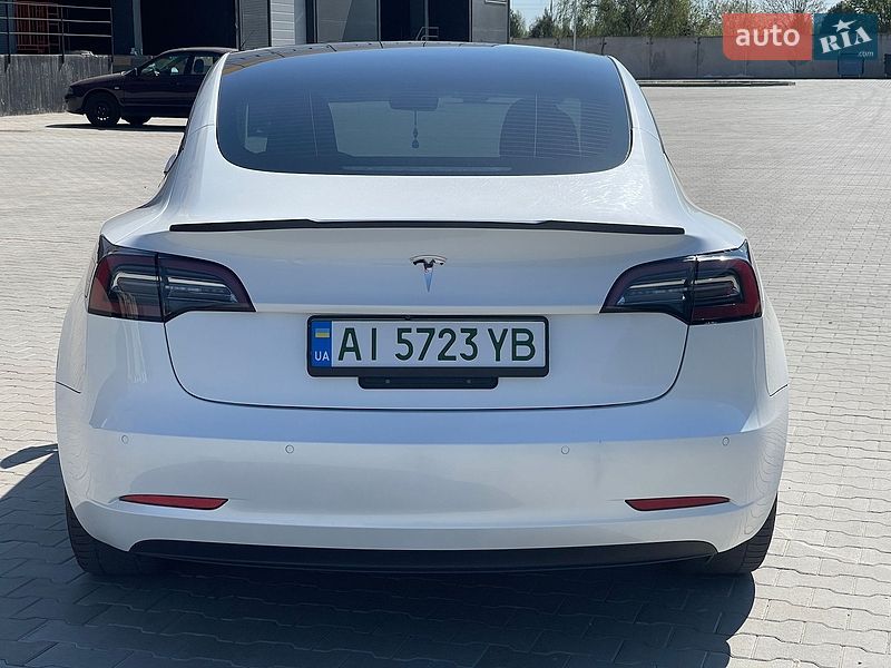 Седан Tesla Model 3 2022 в Києві