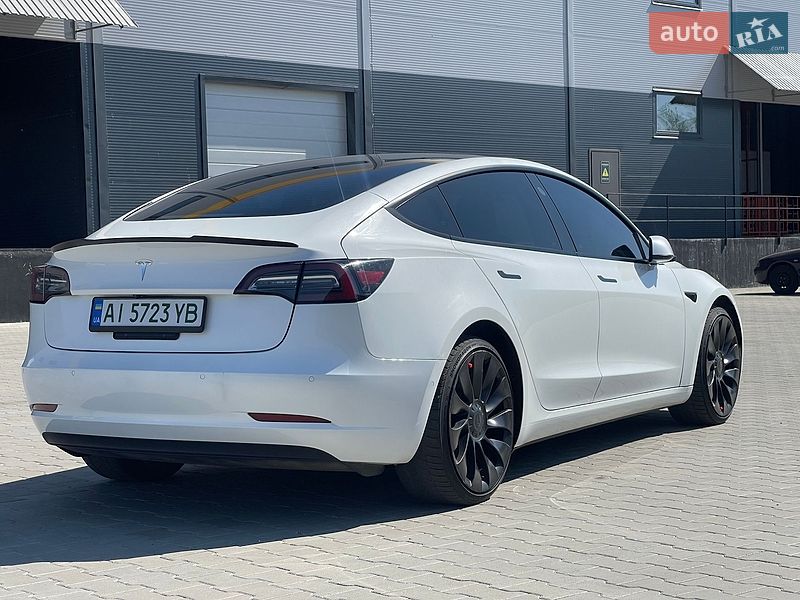 Седан Tesla Model 3 2022 в Києві