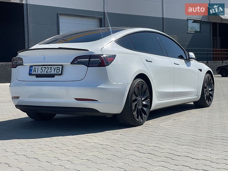 Седан Tesla Model 3 2022 в Києві
