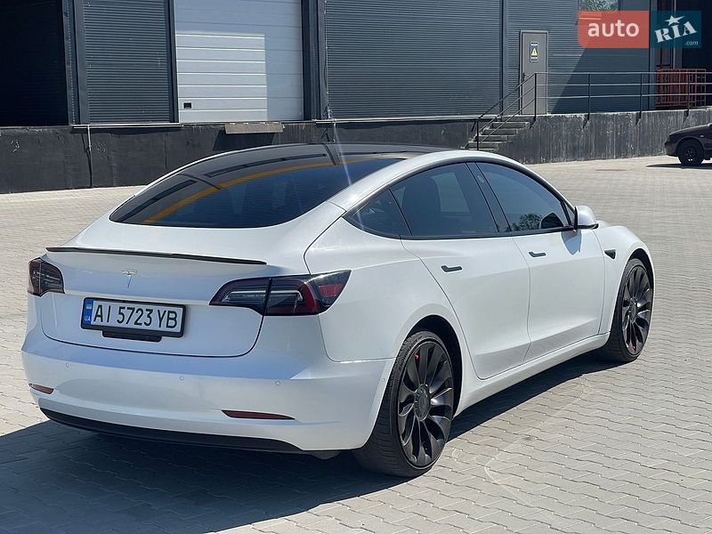 Седан Tesla Model 3 2022 в Києві