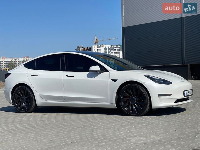 Седан Tesla Model 3 2022 в Києві
