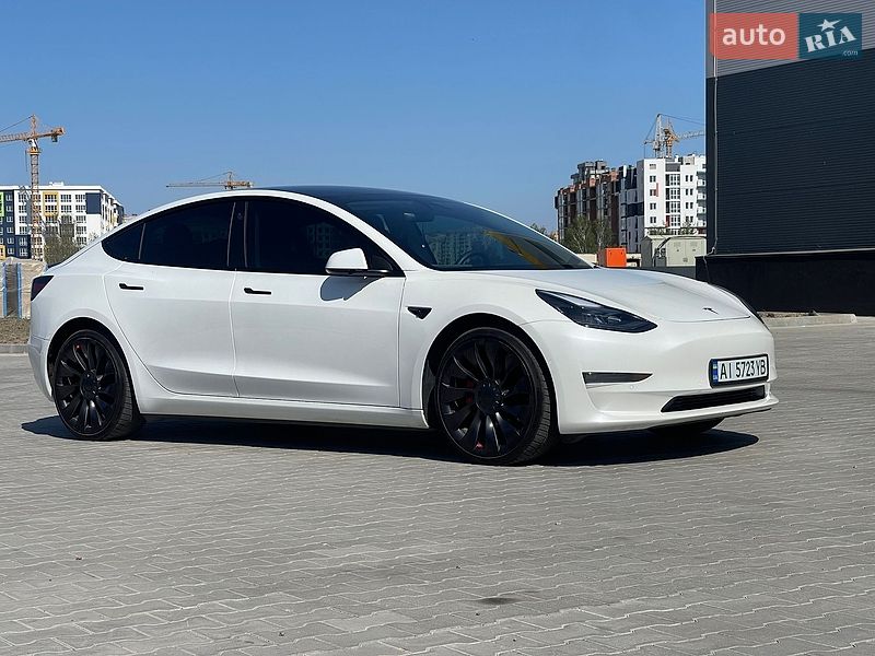 Седан Tesla Model 3 2022 в Києві
