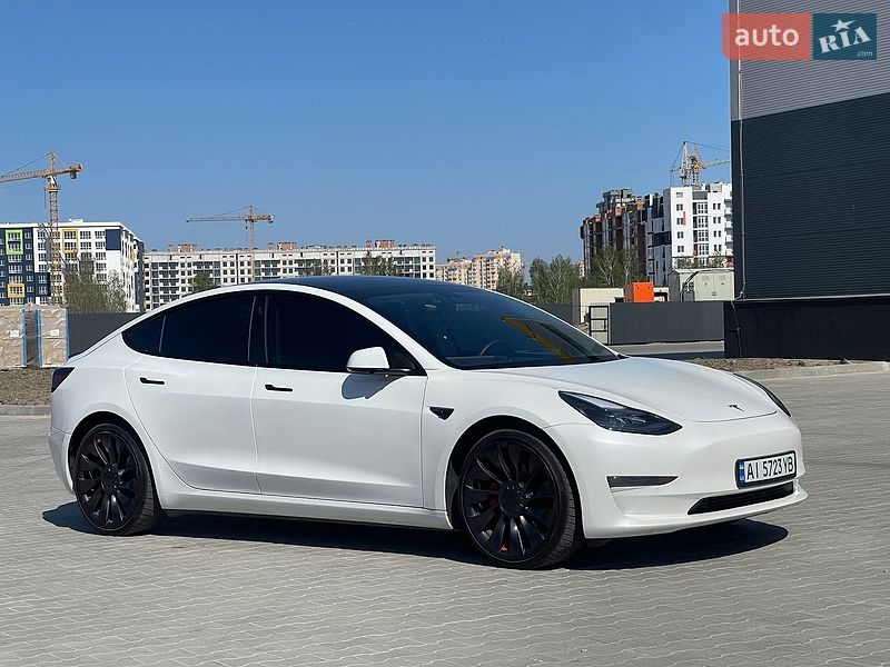 Седан Tesla Model 3 2022 в Києві