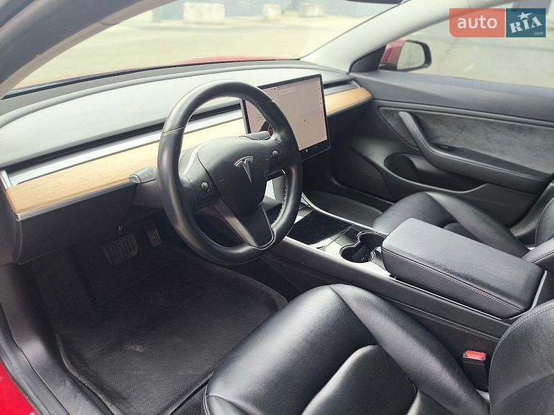 Седан Tesla Model 3 2018 в Киеве