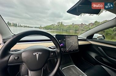 Седан Tesla Model 3 2021 в Виннице
