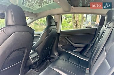 Седан Tesla Model 3 2021 в Виннице