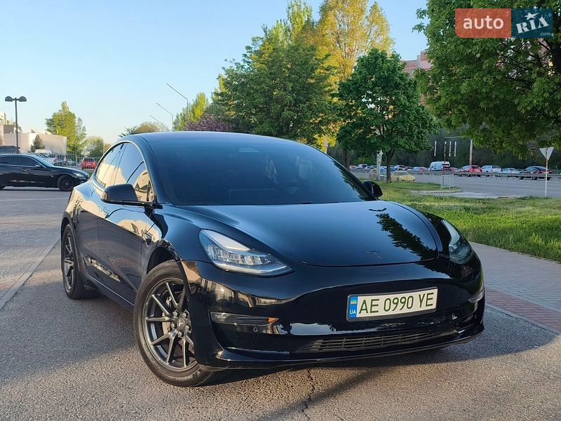 Седан Tesla Model 3 2018 в Днепре