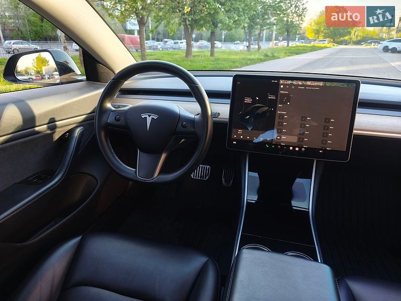 Седан Tesla Model 3 2018 в Днепре