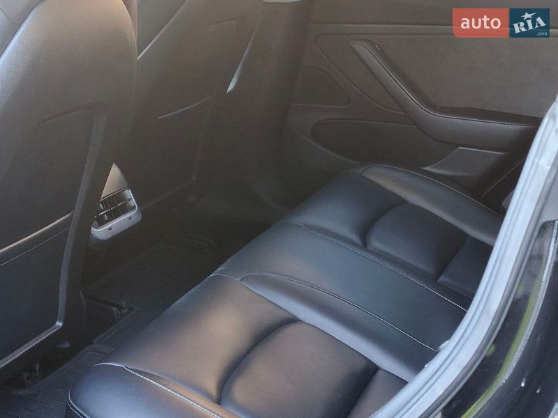 Седан Tesla Model 3 2018 в Днепре
