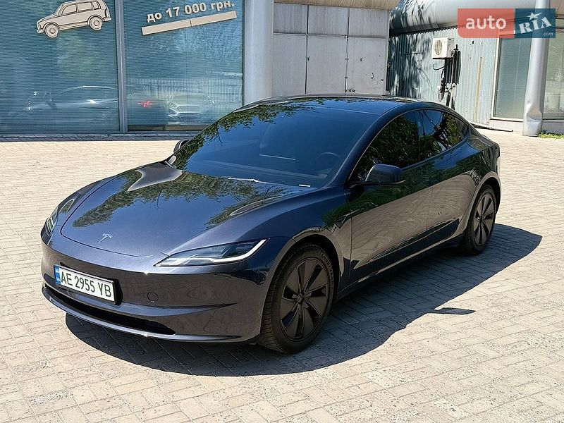 Седан Tesla Model 3 2024 в Днепре