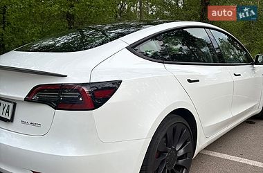 Седан Tesla Model 3 2022 в Черкассах