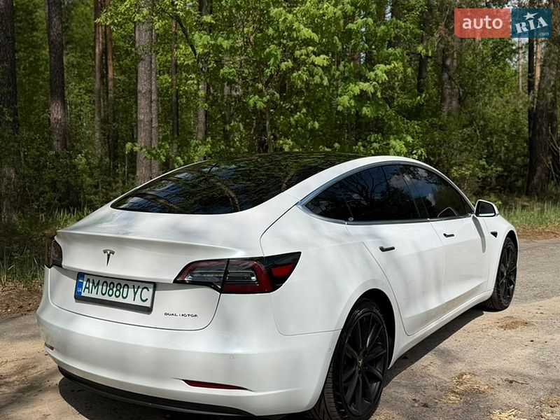 Седан Tesla Model 3 2019 в Житомире