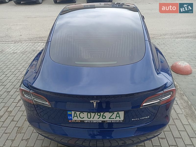 Седан Tesla Model 3 2018 в Луцке