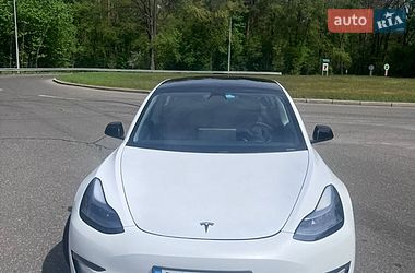Седан Tesla Model 3 2021 в Киеве