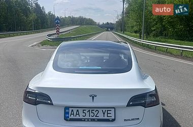 Седан Tesla Model 3 2021 в Киеве